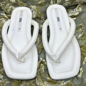Zara White Padded Square-Toe Thong Sandals Size 36 EU/6 US